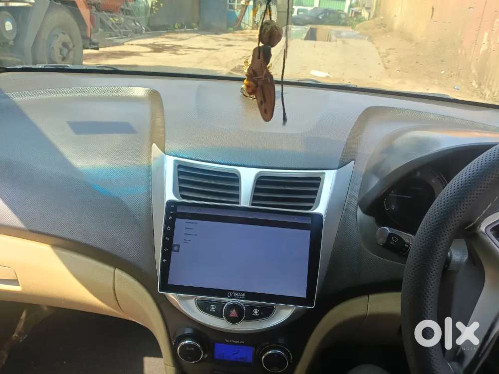 चार टायर नवीन बॅटरी नवीन स्क्रीन