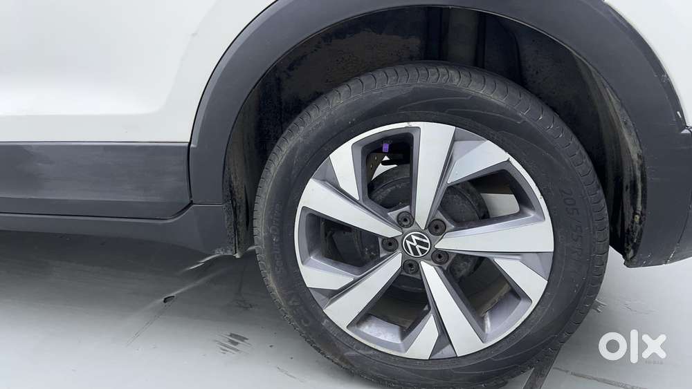 Volkswagen Taigun Topline 1.0 Tsi At (electric Seats), 2021, Petrol