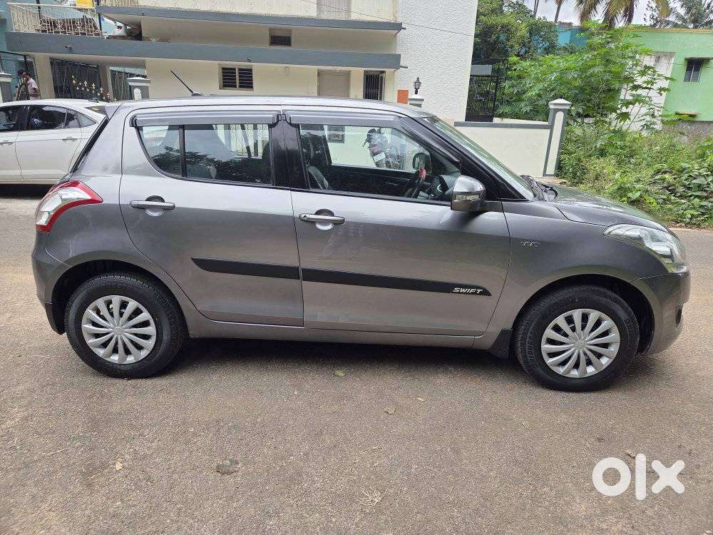Maruti Suzuki Swift Vxi + Manual, 2012, Petrol