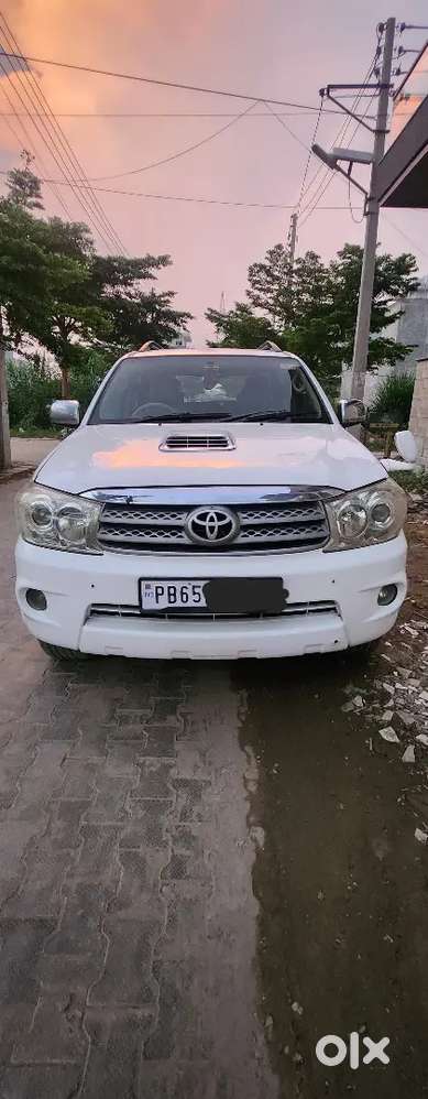 Toyota Fortuner 3.0 2011
