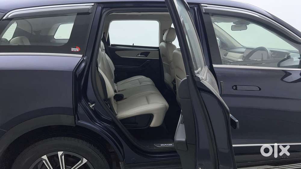 Mahindra Xuv700 2.0 Ax 7 Petrol At Luxury Pack Str, 2022, Petrol