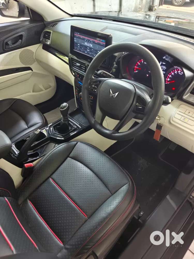 Mahindra Xuv 3xo, 2025, Petrol