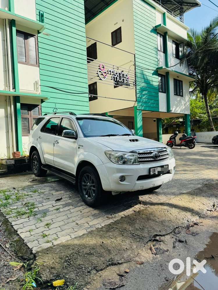 Toyota Fortuner 3.0 4x4 Manual, 2011, Diesel