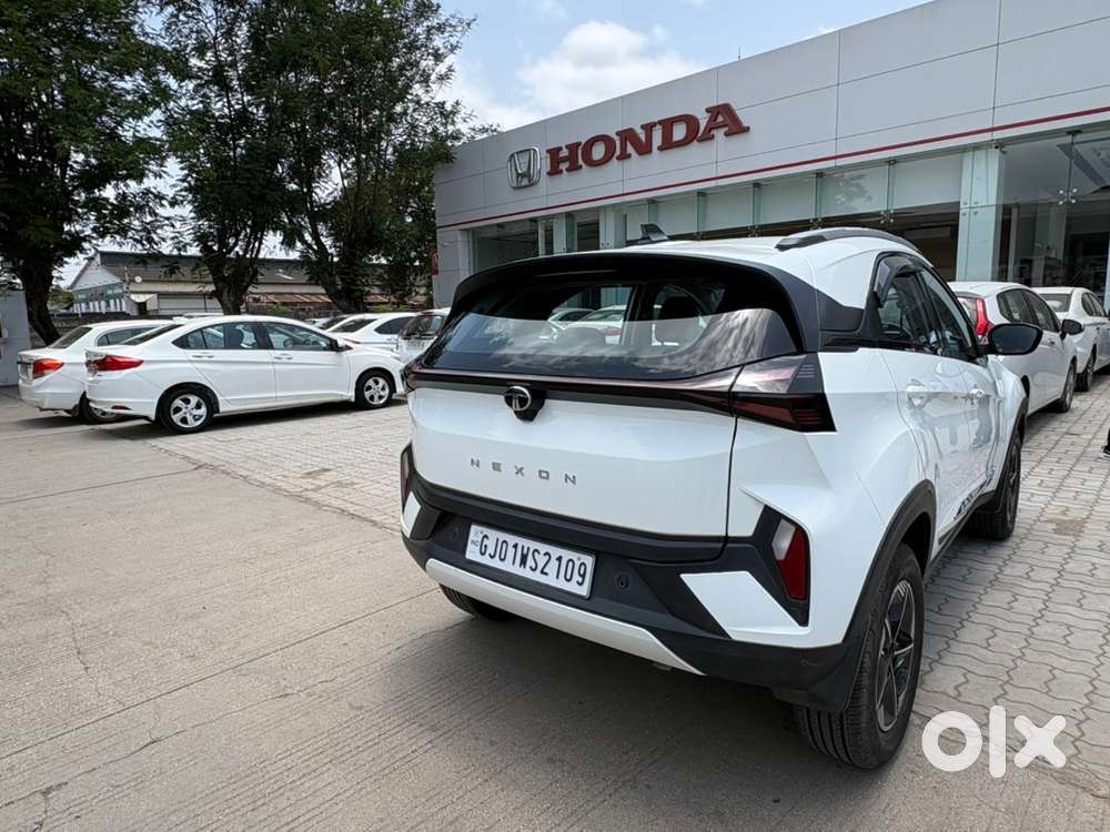 Tata Nexon Petrol 2024