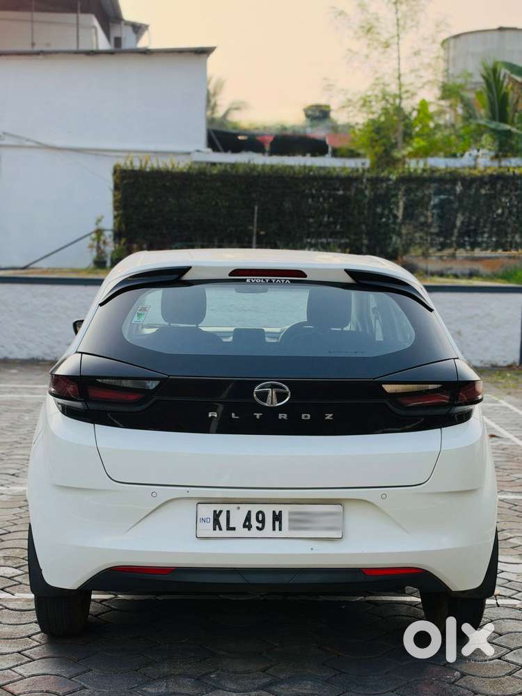 Tata Altroz 1.2 Xe, 2021, Petrol