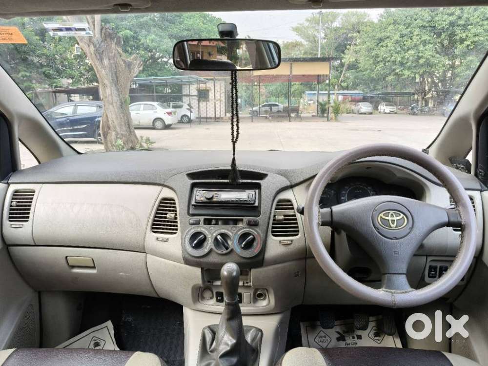 Toyota Innova 2.5 G (diesel) 8 Seater Bs Iv, 2011, Diesel