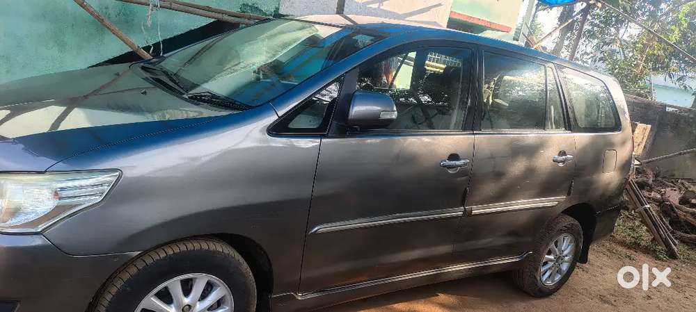 Toyota Innova 2.5 V 2012