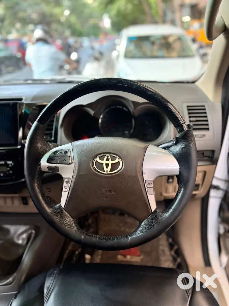 Toyota Fortuner 2012 4x2 Manual