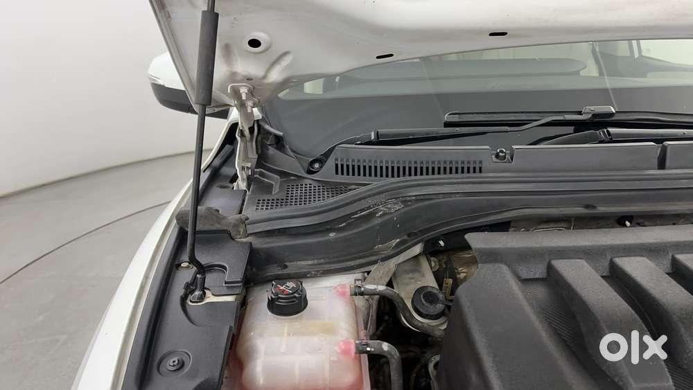 Mahindra Xuv700 2.0 Ax 7 Petrol At Str, 2022, Petrol