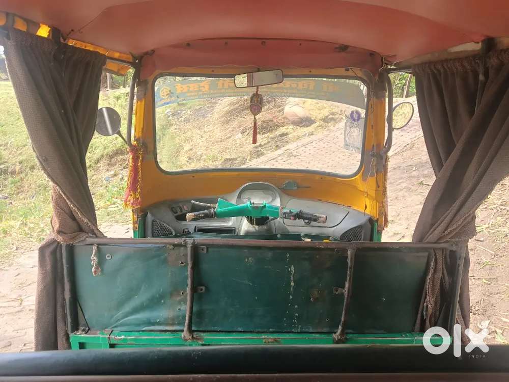 Cng Auto Bechna Hai