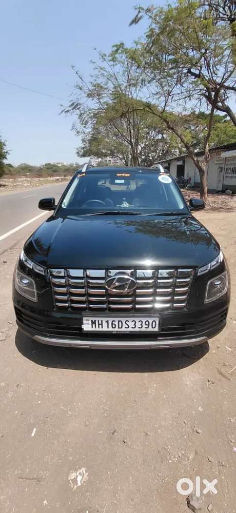 Hyundai Venue 2025 Petrol 20783 Km Driven