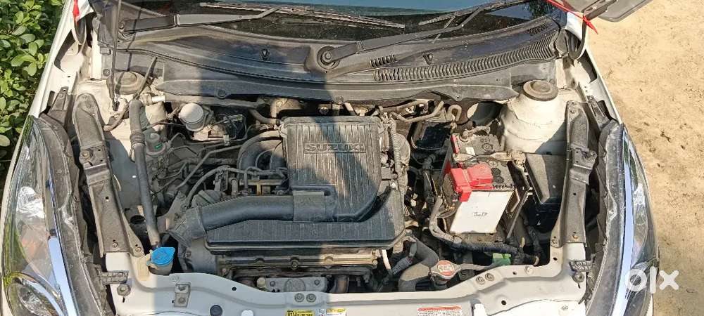 Car Very Good Situation His Colours White Very Better Car Is