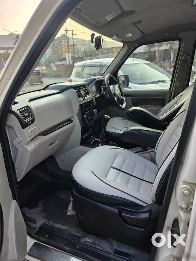 Mahindra Scorpio 2.2 S8 2017