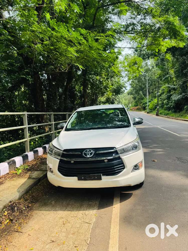 Toyota Innova Crysta 2016