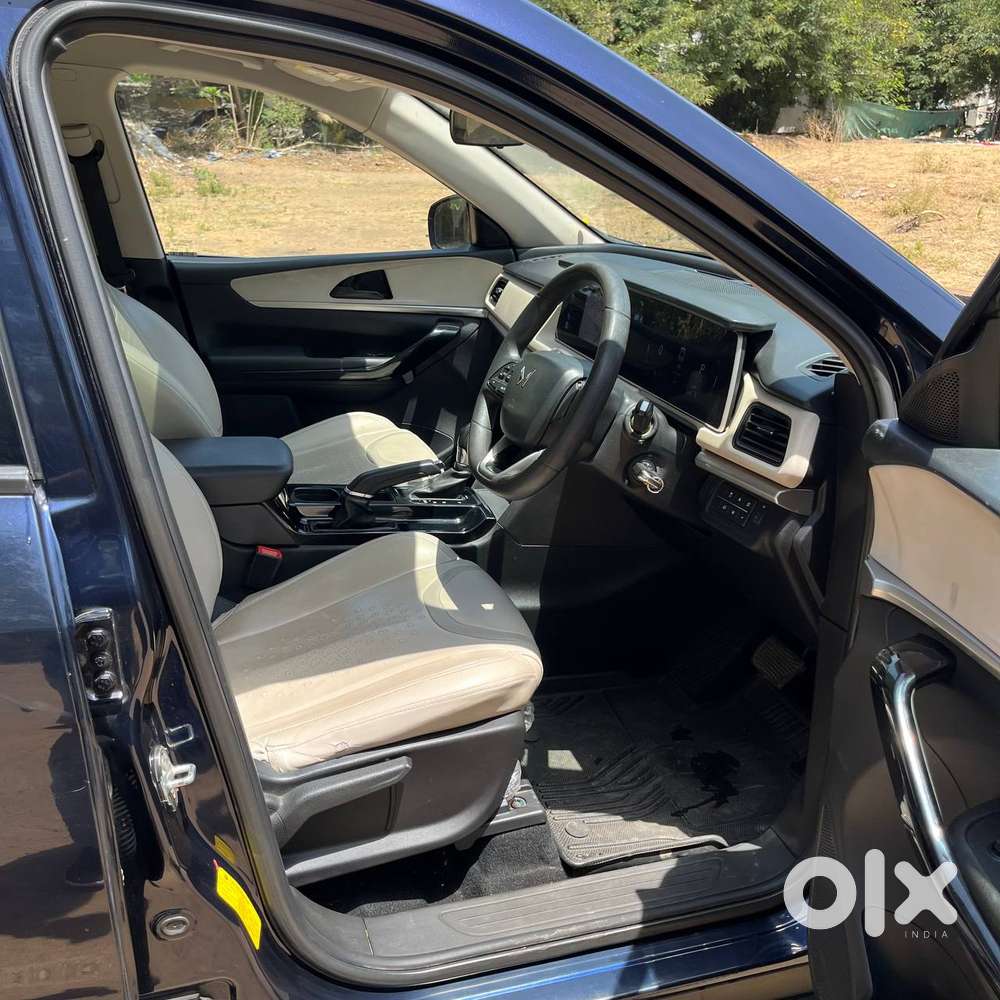 Mahindra Xuv700 2.2 Ax 5 Diesel At 7 Str, 2022, Diesel