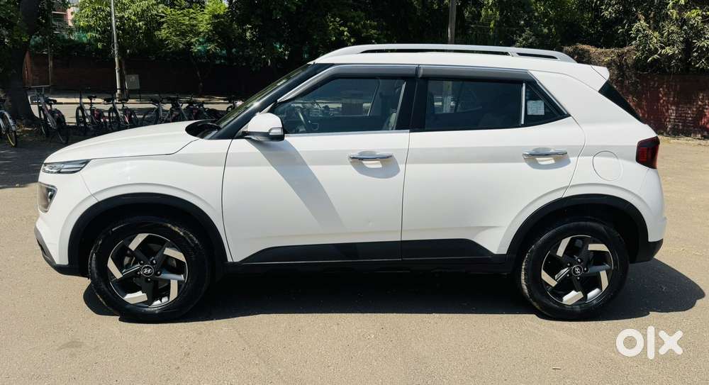Hyundai Venue Sx (o) Mt 1.5 Diesel, 2020, Diesel