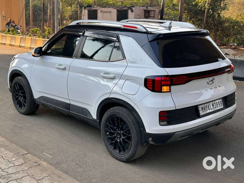 Hyundai Venue Sx (o) Mt 1.5 Diesel, 2023, Diesel