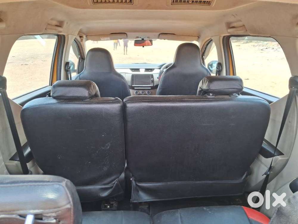 Renault Triber Rxz, 2022, Petrol