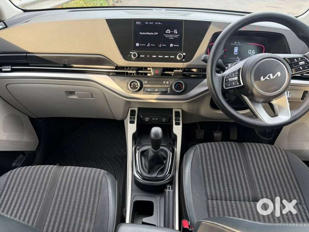 Kia Carens 1.4 Prestige Turbo 7 Str, 2023, Petrol
