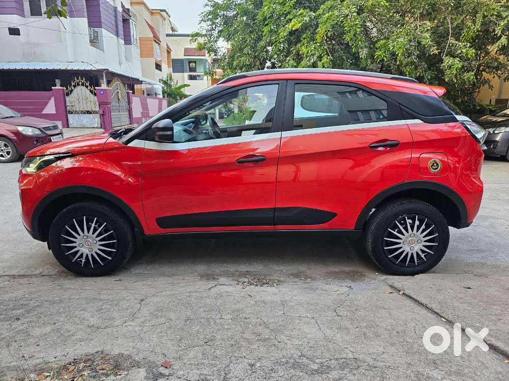 Tata Nexon 1.2 Revotron Xma Amt (s), 2022, Petrol