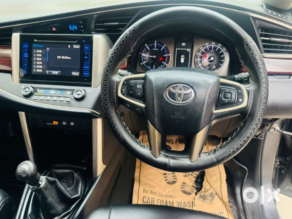 Toyota Innova Crysta 2.4 V 7 Str, 2016, Diesel