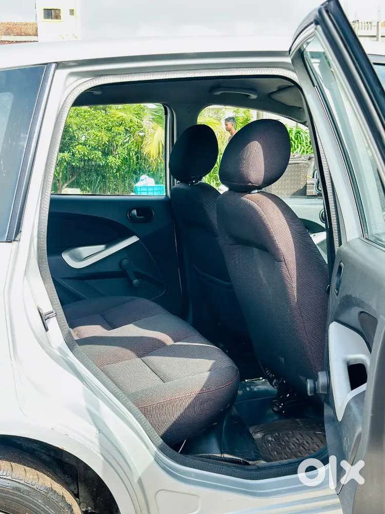 Ford Figo Diesel Zxi 2012
