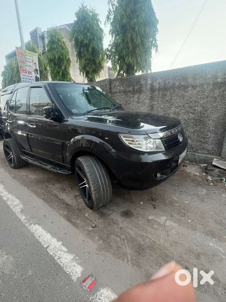 Tata Safari Storme 2014