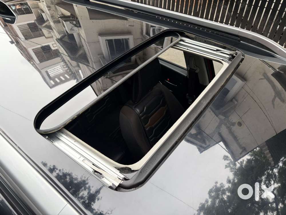Maruti Suzuki Brezza 1.5 Zxi Plus At Smart Hybrid, 2022, Petrol