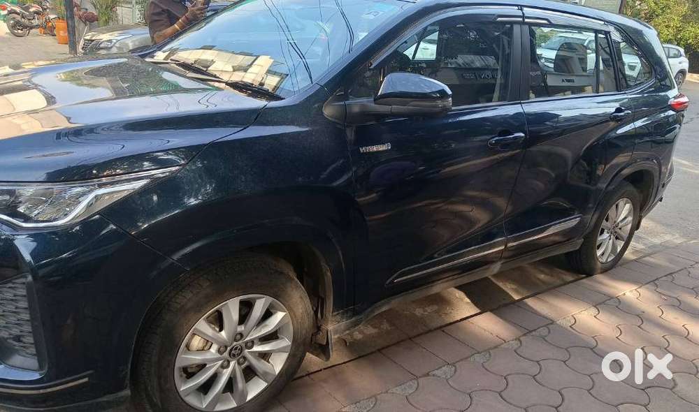 Toyota Innova Hycross 2.0 Vx Hybrid 8 Str, 2023, Petrol