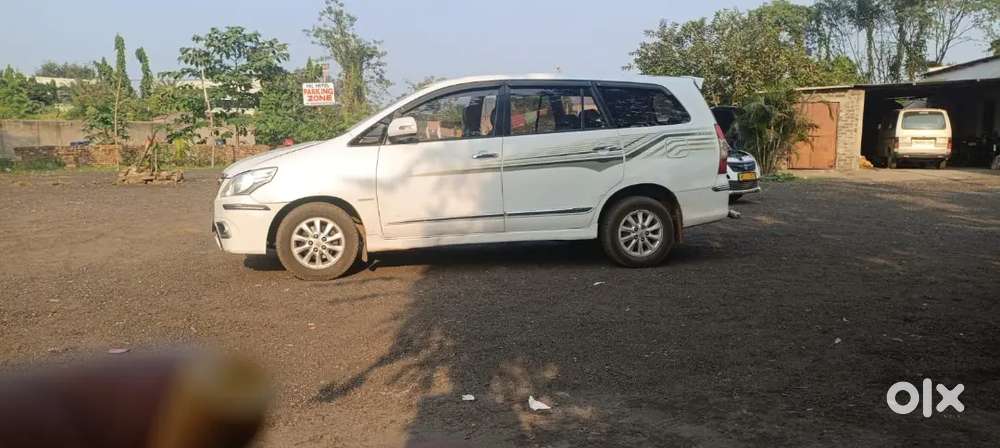 Toyota Innova 2014 Diesel 130000 Km Driven