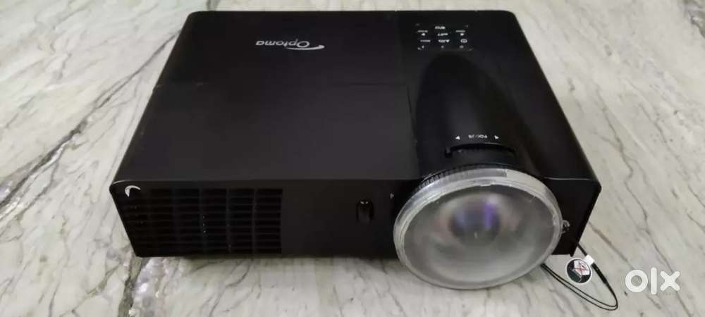 OPTOMA FULL3-D HOME THEATRE PROJECTOR IN EXCELLENT WORKING CONDITION .