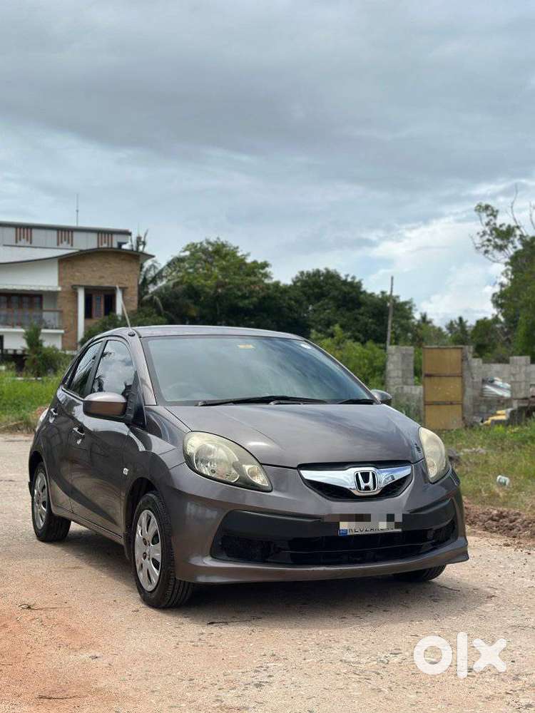 Honda Brio V Mt, 2012, Petrol
