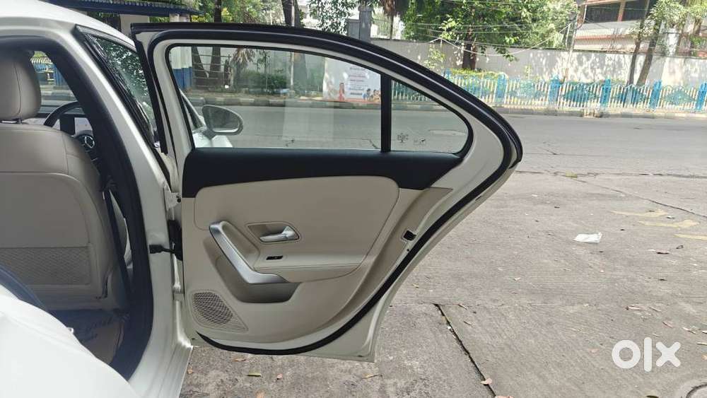 Mercedes-benz A-class Limousine 1.3 A 200, 2023, Petrol
