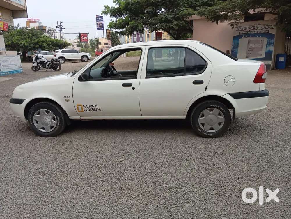 Ford Ikon Pure Petrol 2004 Model