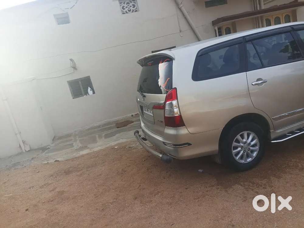 Toyata Innova Silky Gold Color