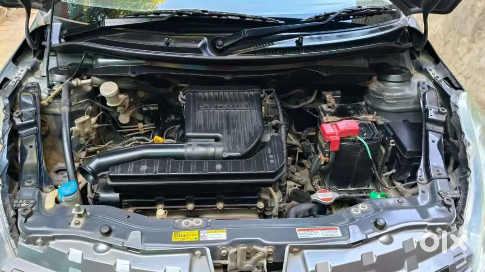 Maruti Suzuki Swift Lxi 2017
