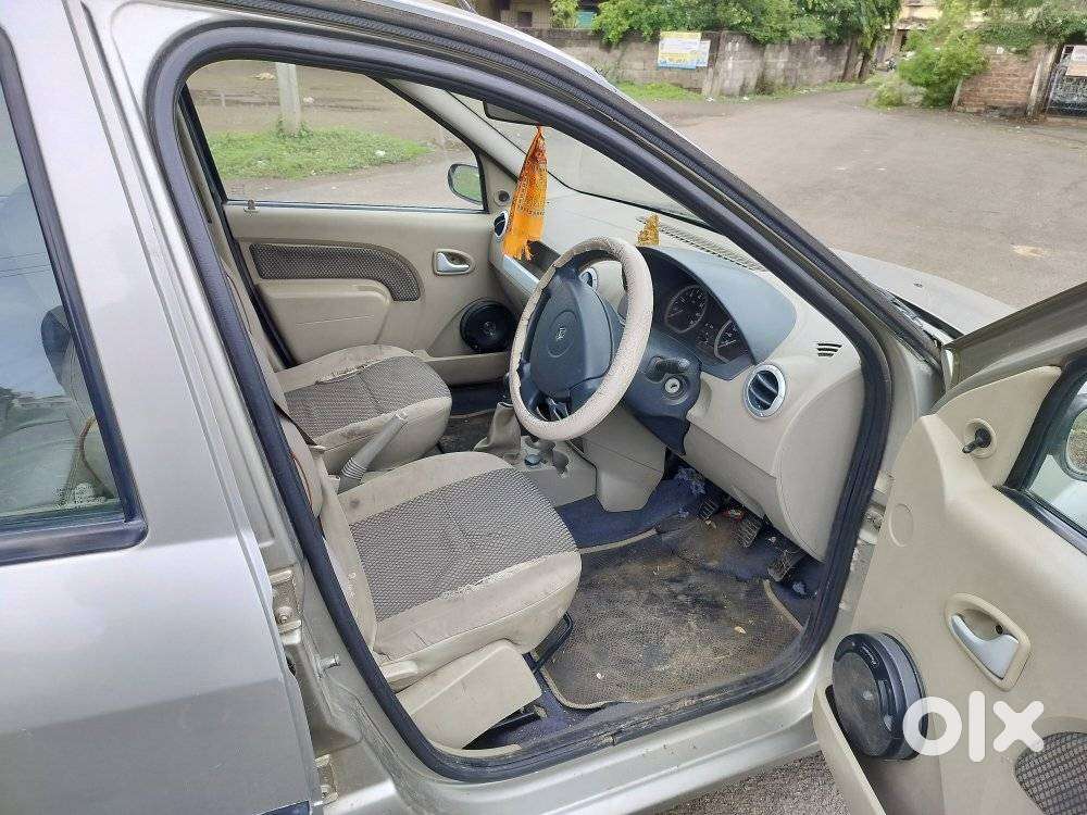 Mahindra Renault Logan Edge 1.4 Glx, 2009, Petrol