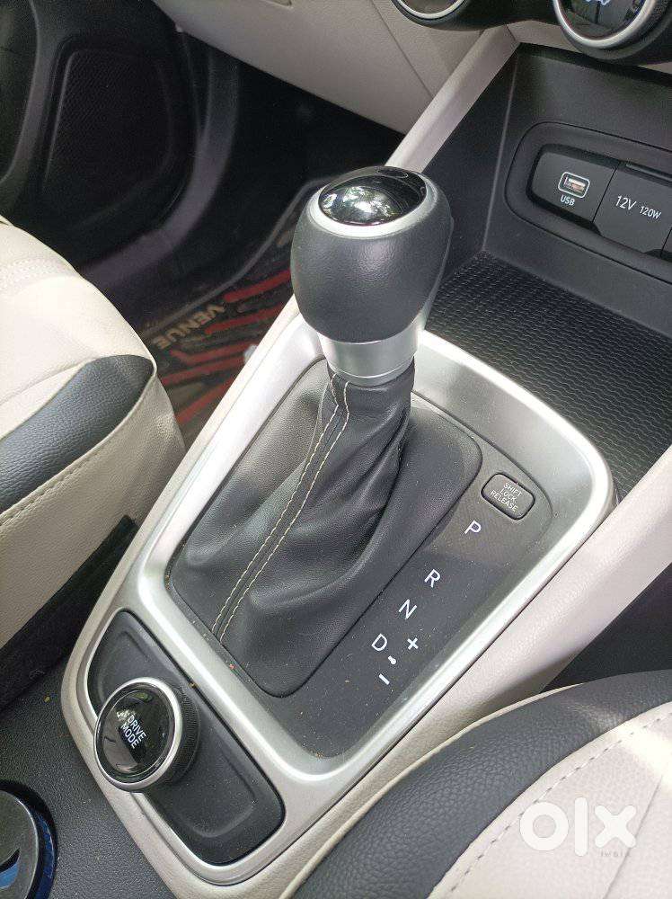 Hyundai Venue 1.0 S (o) Turbo Dct, 2024, Petrol