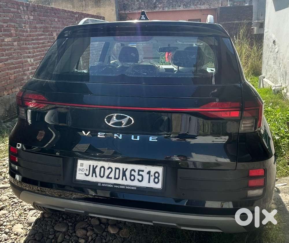 Hyundai Venue Petrol 2024