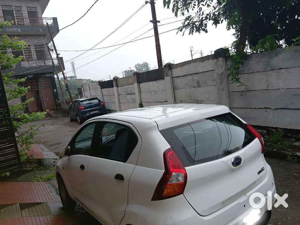 Almost Unused  ,16731 Km,98%टायर,26 Km/लीटर,doctor's Datson Redigo Car