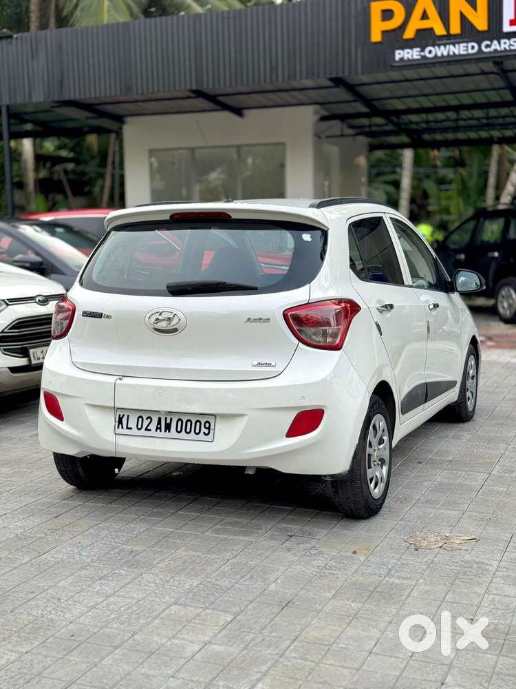 Hyundai Grand I10 At Sportz, 2015, Petrol