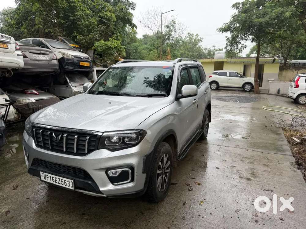Mahindra Scorpio N Z8 Select Manual 2025 Petrol Well Maintained
