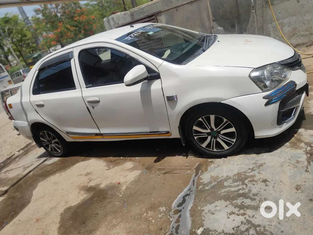 Toyota Etios Diesel  Sir Urgent Sell Kr Ni H Koi Bhai Le Na Cha Ta H T