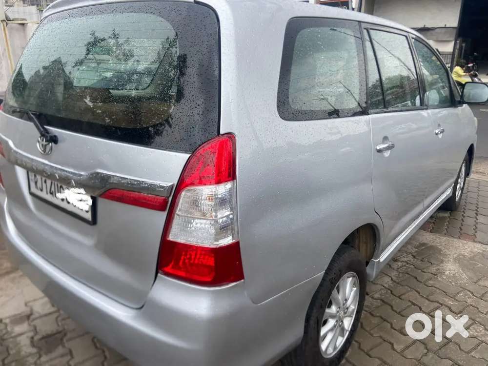 Toyota Innova 2.5 V Diesel 2013