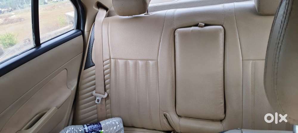 Maruti Suzuki Swift Dzire Vxi(o) Mt, 2017, Petrol