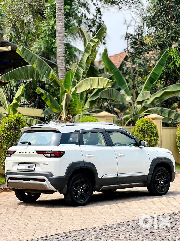 Maruti Suzuki Brezza 1.5 Vxi Smart Hybrid, 2023, Petrol