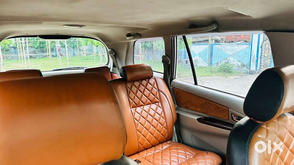 Toyota Innova 2004-2011 2.5 V Diesel 8-seater, 2012, Diesel