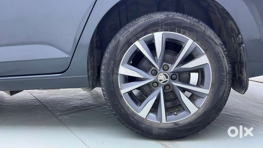 Skoda Slavia Style 1.0l Tsi At, 2022, Petrol