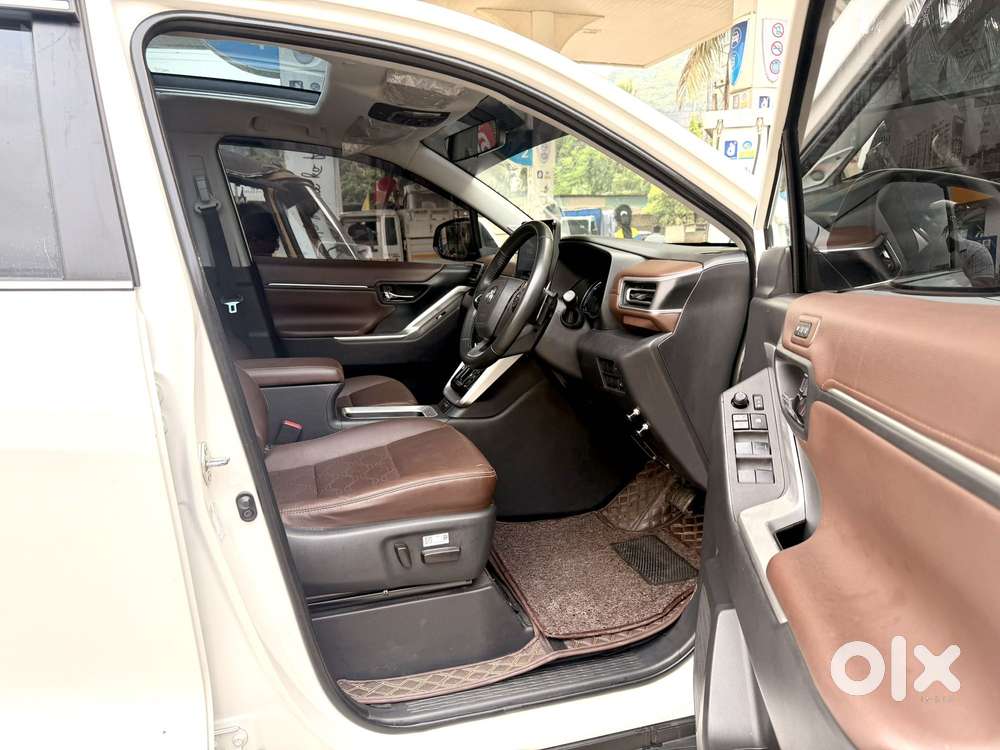 Toyota Innova Hycross 2.0 Zx Hybrid 7 Str, 2023, Petrol