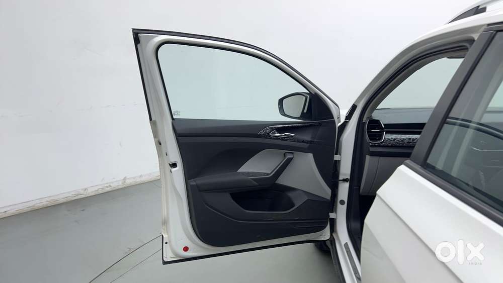 Skoda Kushaq 1.0 Tsi Ambition At, 2023, Petrol